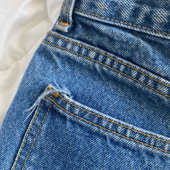 Vintage new legends mid rise capris! 🍇 - Picture 9 of 10